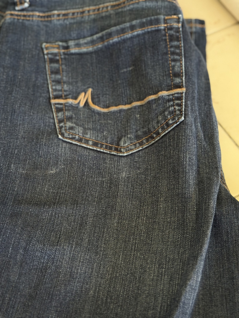 Classic Men's Dark Blue Straight Jeans with Contrast Stitching